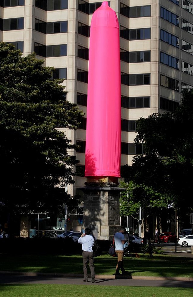 giant-pink-condom-sydney-hyde-park-obelisk1