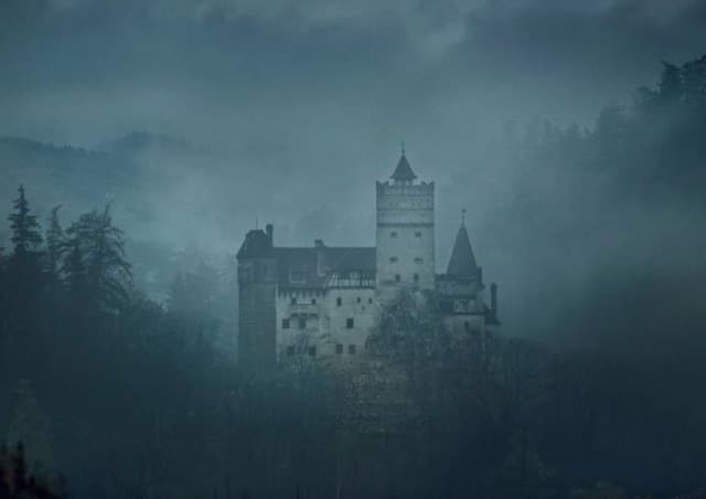 airbnb-dracula-05