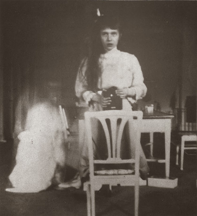 Anastasia-Selfie-1913