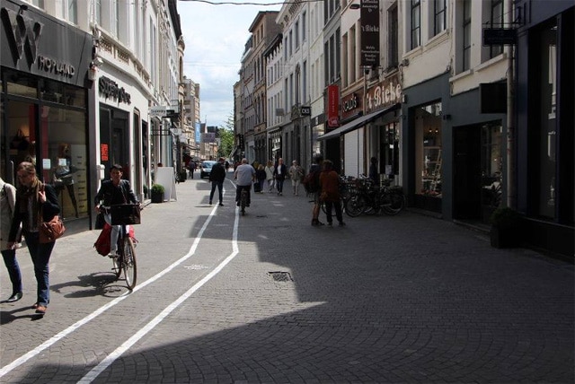 Anvers-textwalkinglane13