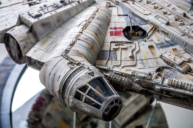 Bernard-Szukiel-Millenium-Falcon01