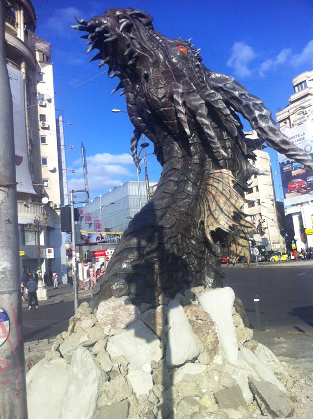 Bucarest-Smaug-TheHobbit-00