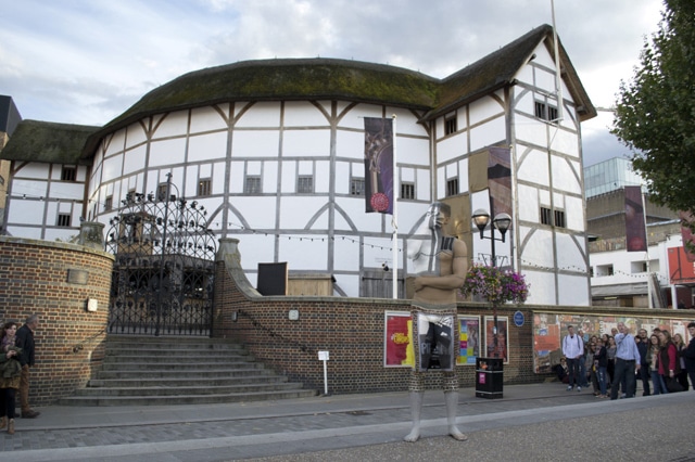 Globe-Theatre-trinamerryartist