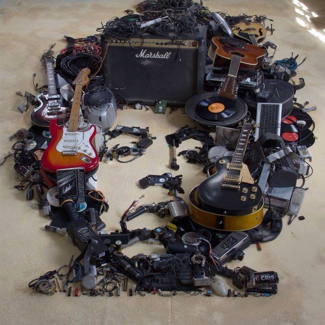 Jimi-Hendrix-portrait-instruments-musique