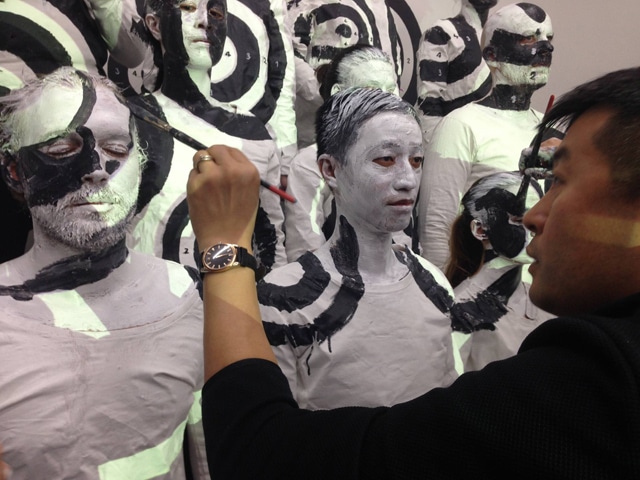 Liu-Bolin-Galerie-Paris-Beijing2