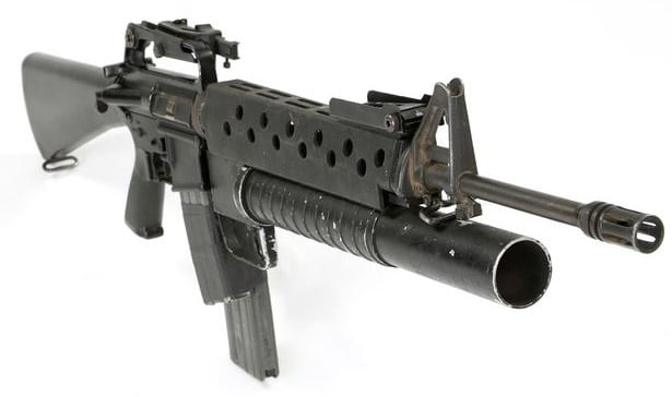 M16-Scarface-AlPacino