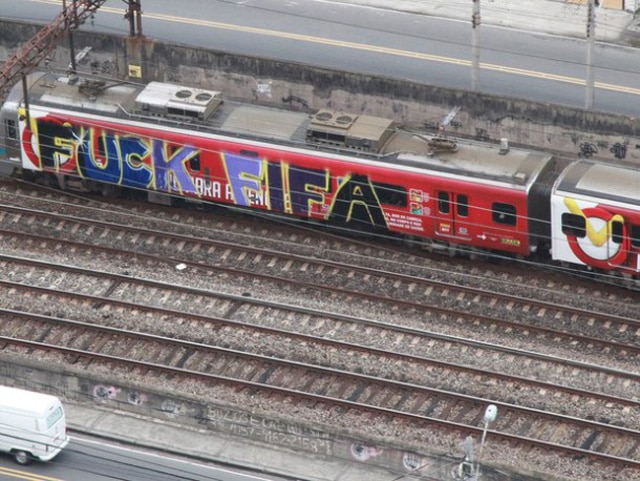 StreetArt-Brazil-anti-world-cup2014-0156