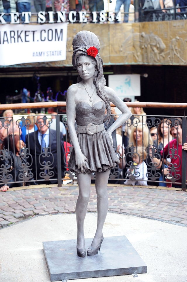 amy-winehouse-life-size-statue