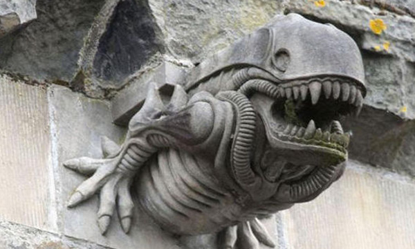 gargoyle-Paisley-Abbey-Alien3