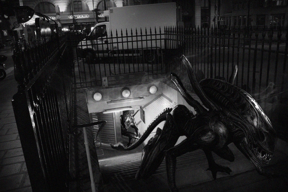 golem13-monstres-Aliens-Bourse-2