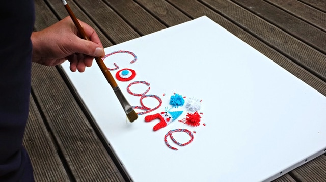 julie-adore-google-de-doodle-poussiere