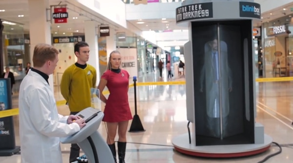 star-trek-teleportation-stuns-shoppers