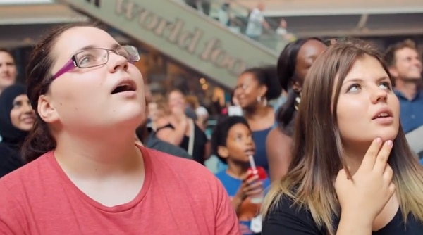 star-trek-teleportation-stuns-shoppers3