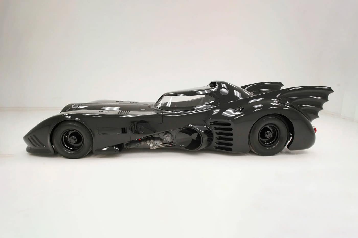 PHOTOS. La Batmobile du Batman de Tim Burton remise au goût du jour